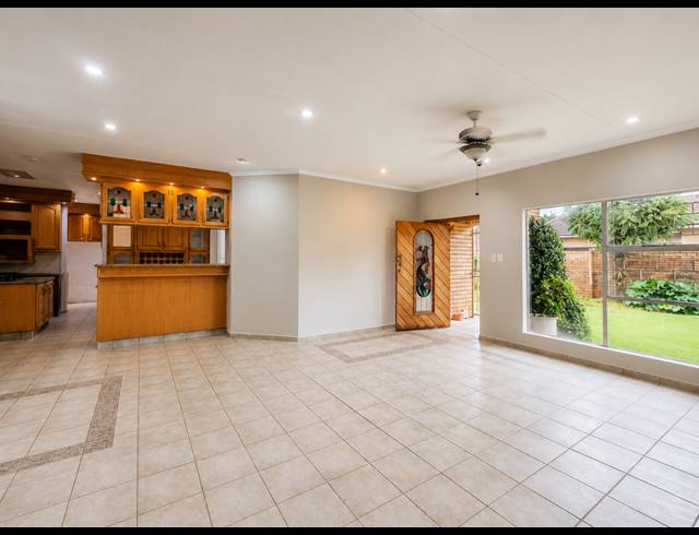 3 BEDROOM TOWNHOUSE FOR SALE IN THREE RIVERS
